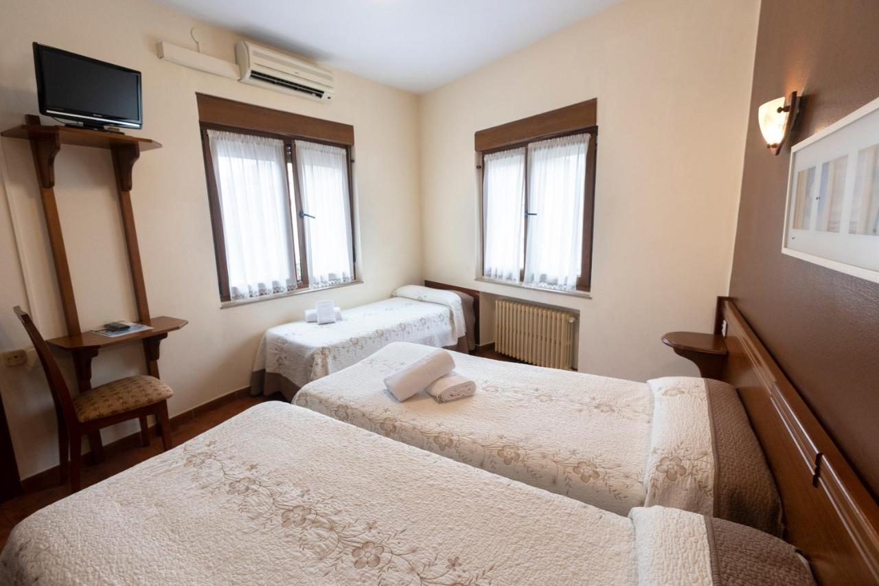 Hotel Eladia Onís Zewnętrze zdjęcie