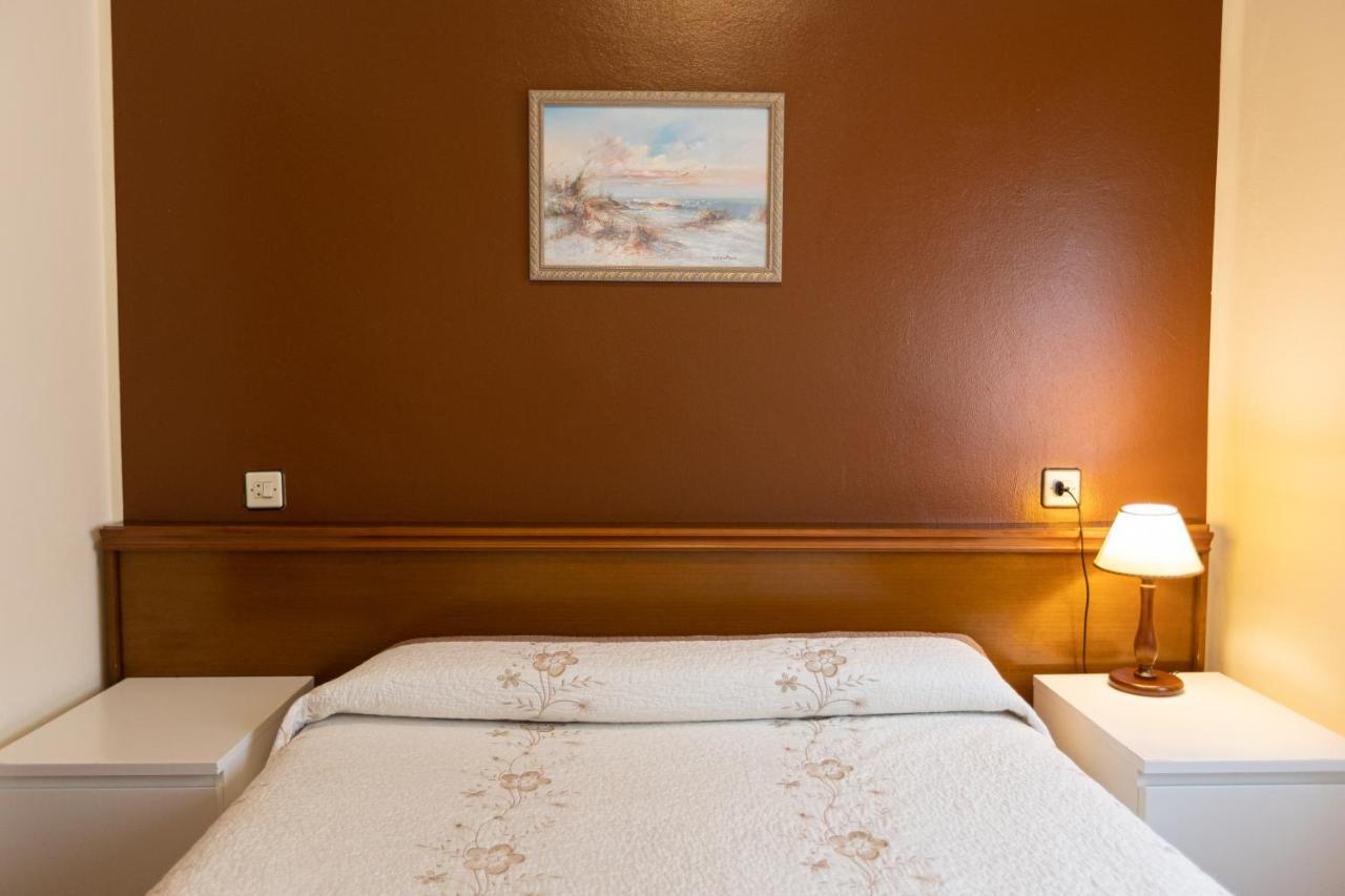 Hotel Eladia Onís Zewnętrze zdjęcie