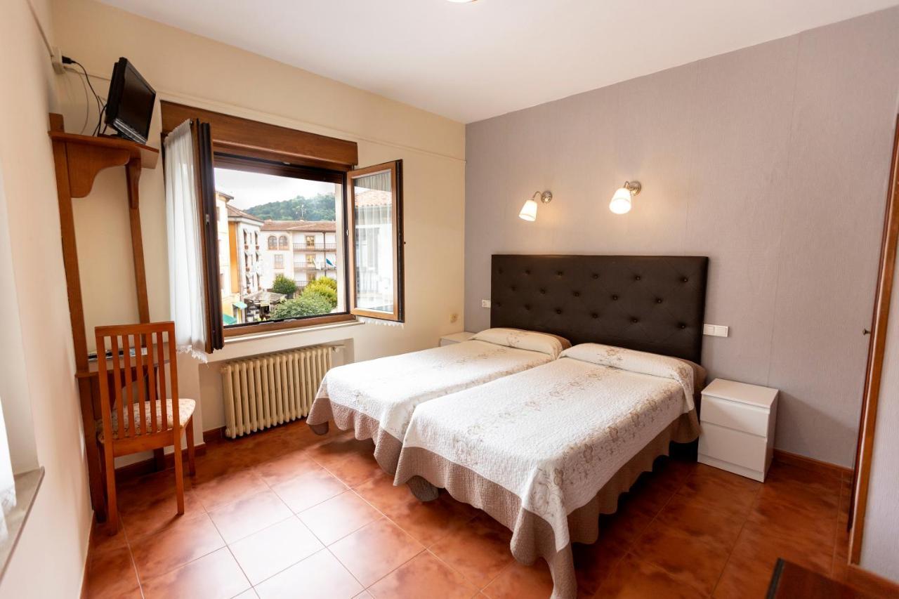 Hotel Eladia Onís Zewnętrze zdjęcie