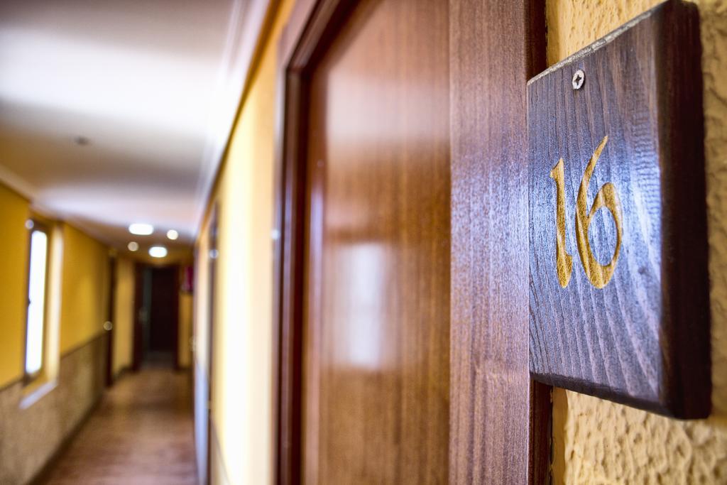Hotel Eladia Onís Zewnętrze zdjęcie